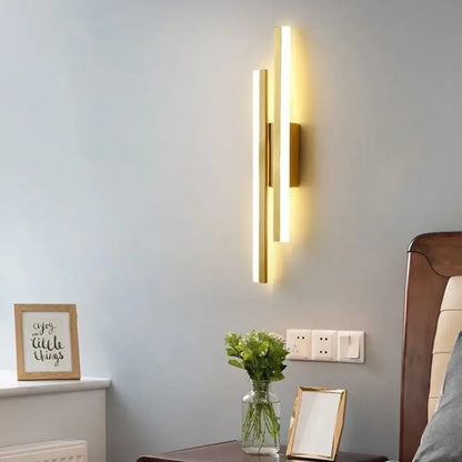 LED Wall Lamp with Copper Line Design